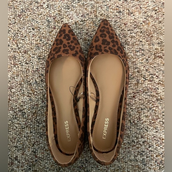 Express leopard print pointy toe flats - Picture 1 of 4